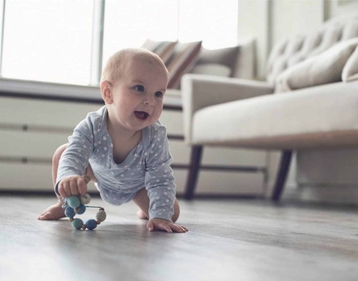 29-05-2021 A los tres meses de edad el cerebro del bebé ya está preparado para almacenar información y datos..

tenemos recuerdos de nuestra primera infancia, ni de los primeros meses de vida. ¿Quiere decir esto que la memoria no es cosa de niños? ¡Ni mucho menos! Aunque no tengamos reminiscencias de estos primeros años, esto no quiere decir que no hayamos guardado información en estos momentos. De hecho, un nuevo estudio publicado en la revista Current Biology indica que hacia los tres meses un bebé ya es capaz de aprender y almacenar datos.

SOCIEDAD
ISTOCK