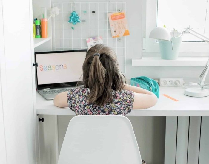 08-09-2021 Ideas para situar y colocar la mesa de estudio de los niños en su habitación.

septiembre llega la vuelta al cole y con ella la zona de estudio gana protagonismo.

SOCIEDAD
ISTOCK