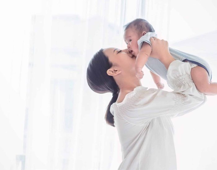 26-09-2021 La voz de la madre ayuda al bebé prematuro a reducir sus problemas.

presencia de la madre es de gran ayuda para el desarrollo de todos los bebés. No solo por motivos obvios, como que la lactancia facilita su crecimiento y prevención de diversas enfermedades. El vínculo entre ambos se hace latente a la hora de tranquilizar a los más pequeños y reducir el estrés que presentan. Incluso, en el caso de niños que pueden presentar un cuadro más peligroso como el de los prematuros, la cercanía de esta figura es vital.

SOCIEDAD
ISTOCK