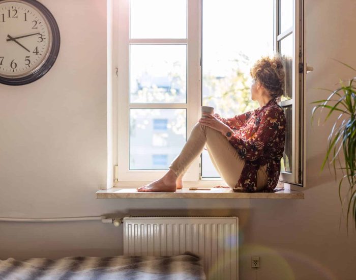 27-04-2020 Cómo se puede disminuir la ansiedad en casa.

ansiedad es un término muy general que se utiliza para describir un sentimiento de extrema preocupación o malestar. Sentirse ansioso es natural después de que sucede algo perturbador. Pero cuando un niño siente ansiedad que dura mucho tiempo y le impide hacer cosas como ir a la escuela o ver amigos, entonces se convierte en un trastorno de ansiedad.

SOCIEDAD
ISTOCK