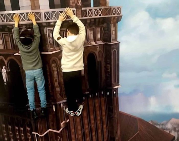 26/05/2022 En ILUZIONA conviértete en el protagonista de cada escenario.

has imaginado alguna vez colgando de la Catedral de Toledo?  ¿Huyendo de la Gárgola del Monasterio de San José?  ¿Atravesando a pie el Tajo? ILUZIONA te ofrece una experiencia de ocio novedosa y divertida a través de un escenario perfecto que recrea varios ambientes originales en donde se mezclan, la cultura, el arte y el entretenimiento, para llegar a todo los públicos de una manera diferente.

SOCIEDAD
ILUZIONA