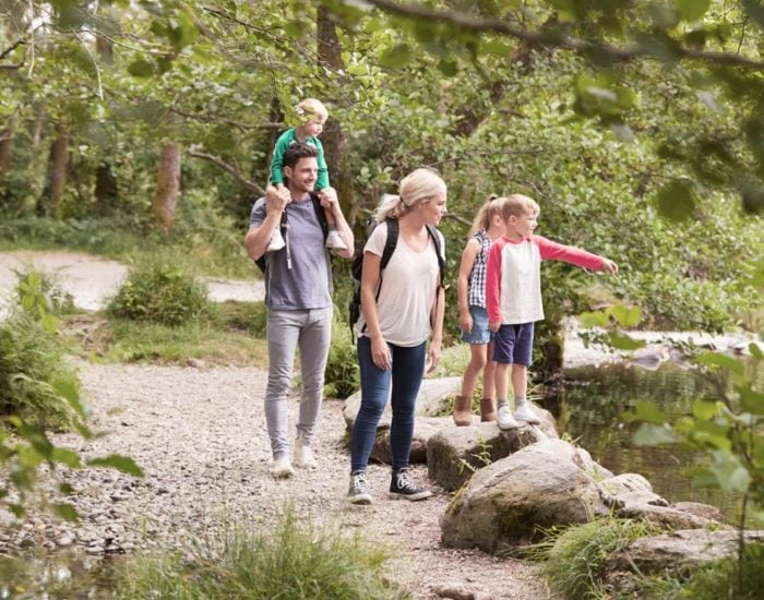 04/06/2022 Un simple paseo de 15 minutos basta para obtener los beneficios que tiene esta actividad en los más pequeños.
SOCIEDAD
ISTOCK