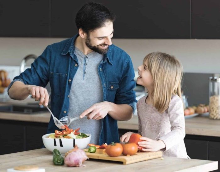 30/06/2022 Hábitos saludables en la infancia para prevenir adicciones.

hábitos y estilos de vida saludables del adulto, se asimilan y pasan a ser parte del estilo de cada persona, sobre todo como consecuencia de cómo han sido estos asimilados durante los primeros años de vida.

SOCIEDAD
ISTOCK