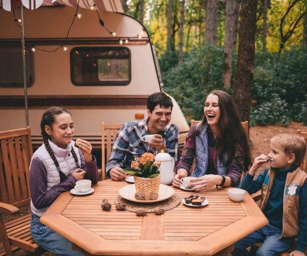 Vacaciones a lo grande: 6 ventajas de convivir con una gran familia