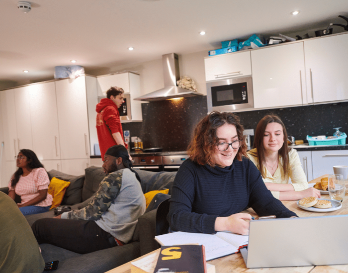 El primer curso fuera de casa: cómo preparar a los hijos para vivir y estudiar con autonomía