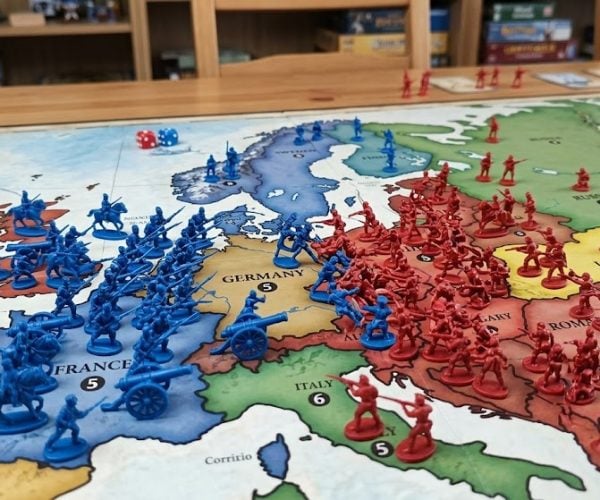 razones por las que hay que explicar a los niños que hay una guerra. Imagen creada con Gemini